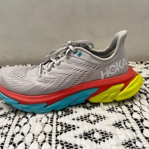 Hoka one one nwt